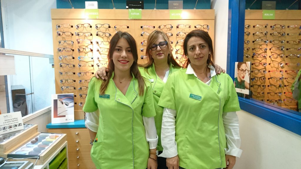 Entrevista y reportaje a Opticlass Centro Óptico: 26 años atendiendo la salud visual en toda España