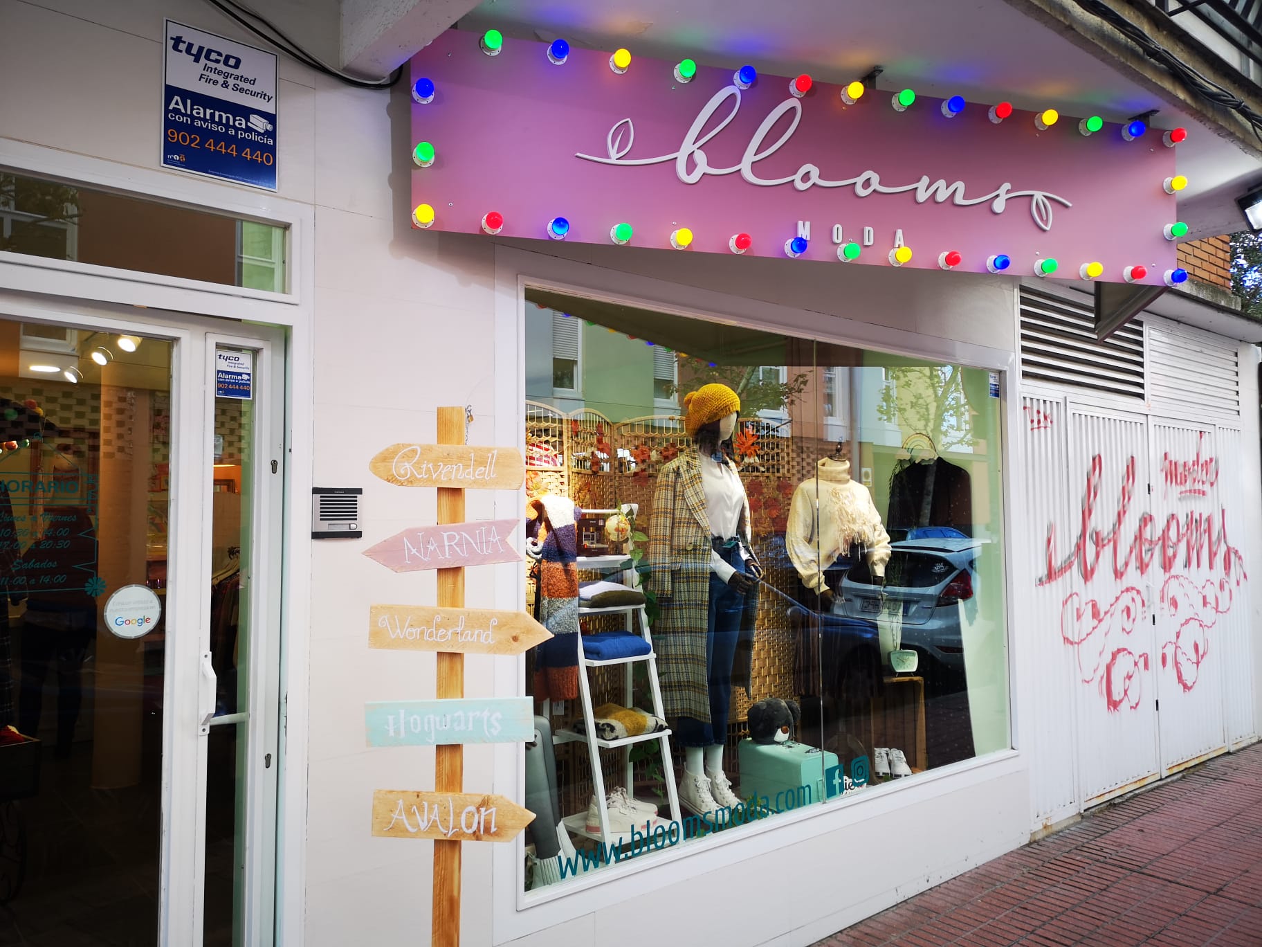 Blooms Moda: tienda de ropa multimarca vintage y retro en Móstoles