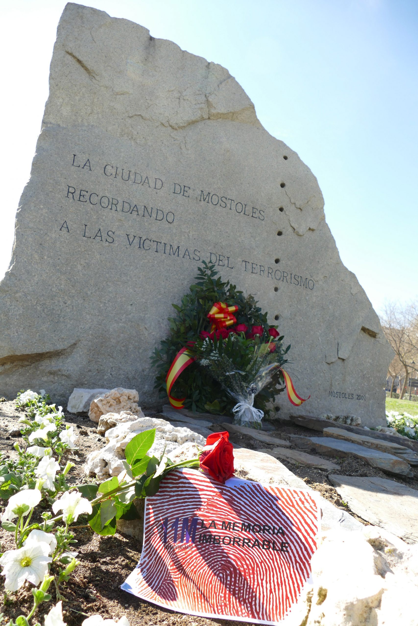 Móstoles rinde homenaje a las víctimas de los atentados terroristas del 11-M