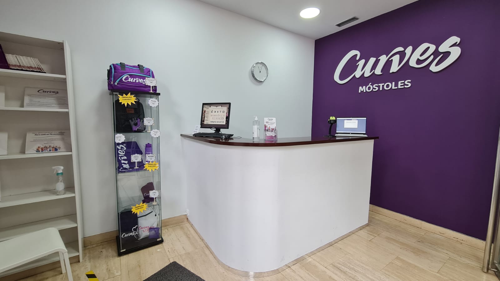 Entrevista y reportaje de empresa a Curves Móstoles